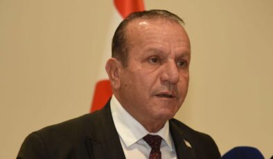 Ataoğlu’ndan Kazakistan–Güney Kıbrıs uçuşlarına tepki