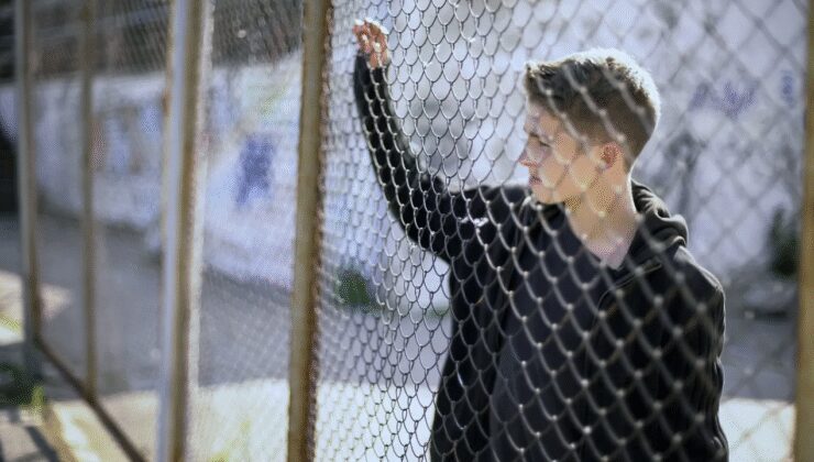 Tüm dünyayı saran kriz… Türkiye de tartıştı, en medeni ülkelerden biri teklif verdi: Suç yaşı 13’e düşüyor